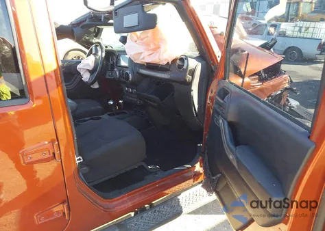 2014 Jeep Wrangler Unlimited Sport z USA, uszkodzony, nr VIN 1C4BJWDG8EL270048